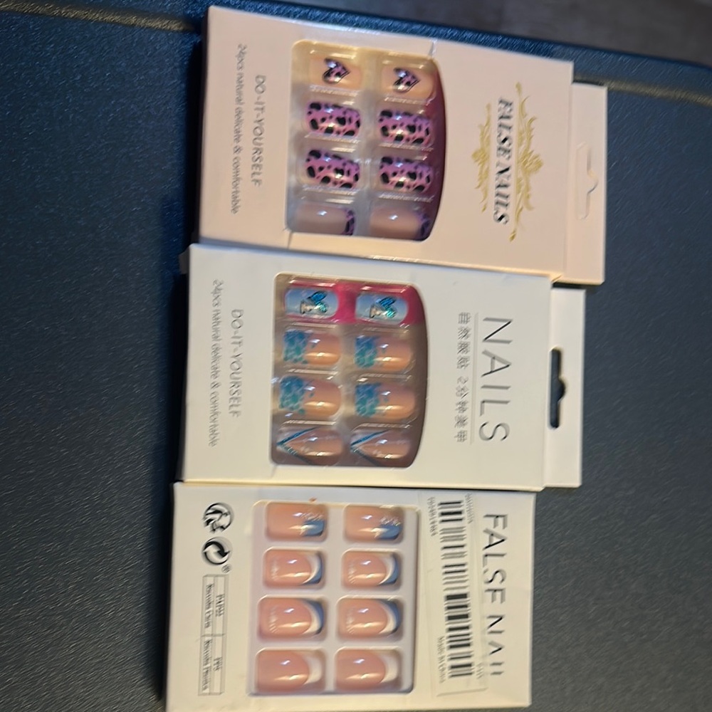 Source Unknown Press-On Nails Multi-Design Set